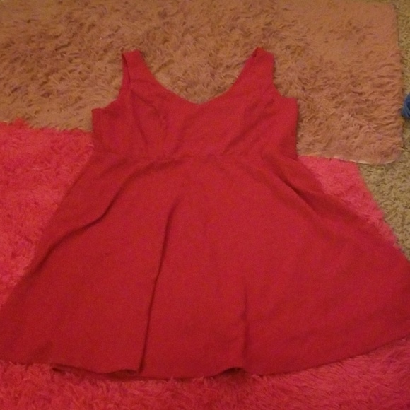 Red - Picture 3 of 4